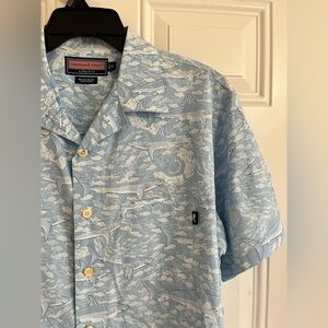 Vineyard Vines Shep & Ian M Batik‎ Shirt Shark Cloud Print Beach Coastal Preppy